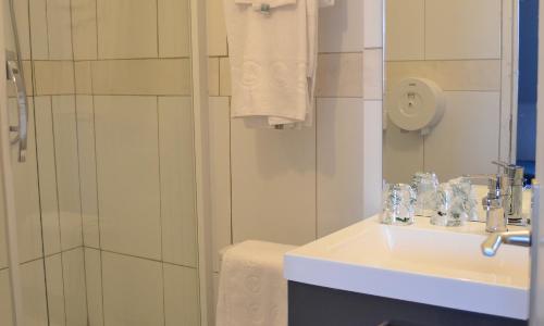 Hotel Central Anzac - photo 3